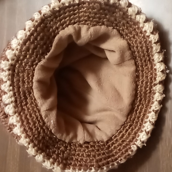 Brown Lined Crochet Hat w Faux Fur and Felt Embellishments - Picture 7 of 7